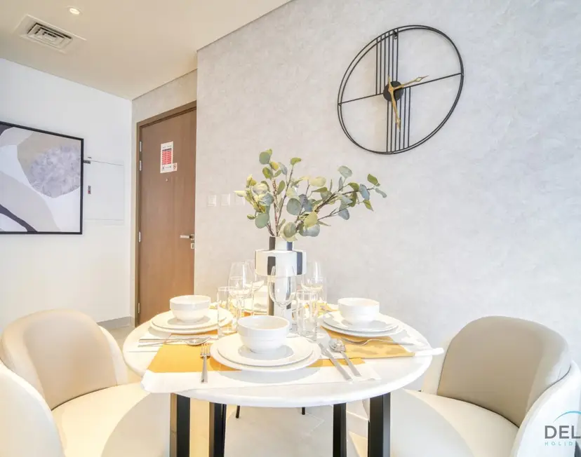 Peaceful 1-Bedroom at Creek Rise Tower — photo 11