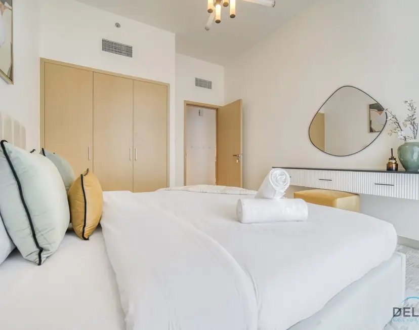 Peaceful 1-Bedroom at Creek Rise Tower — photo 20