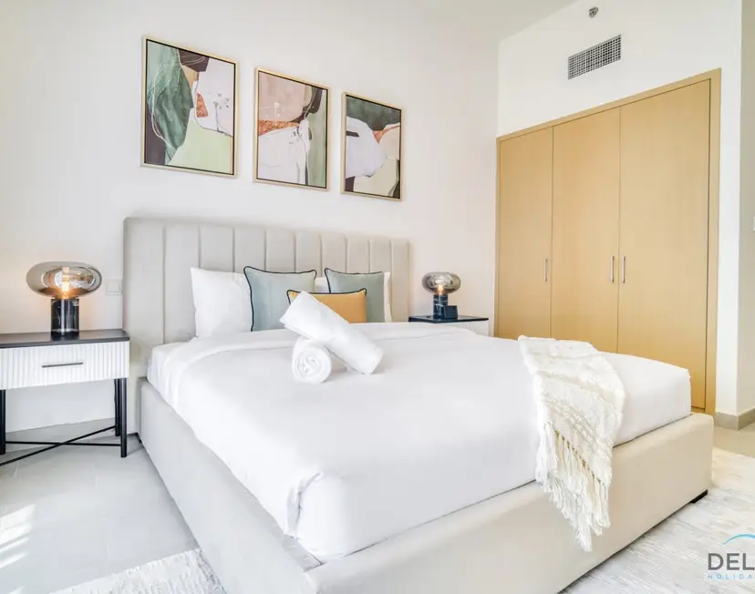 Peaceful 1-Bedroom at Creek Rise Tower — photo 21