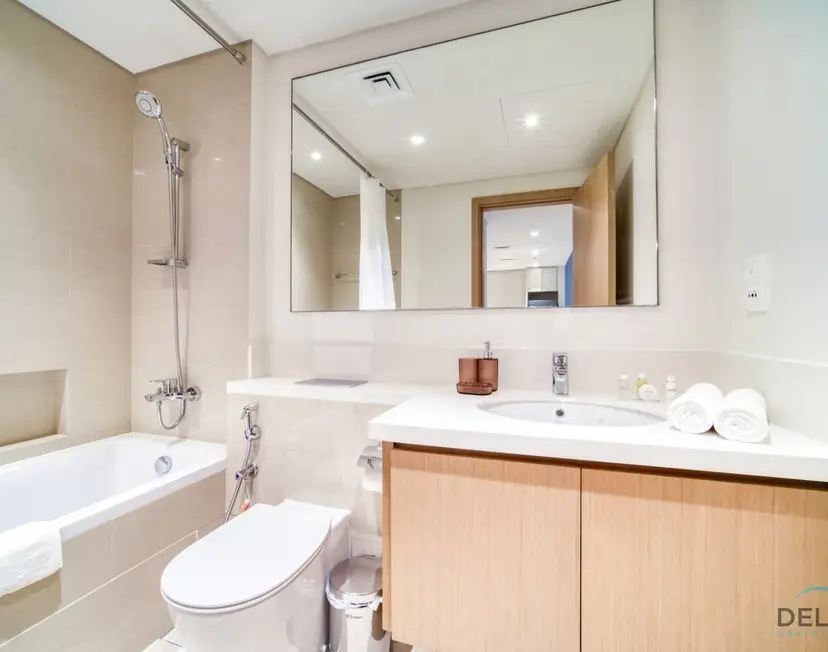 Classic 1-Bedroom at Harbour Views Tower — photo 29