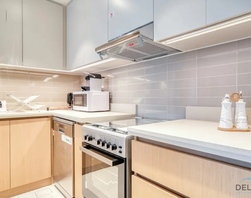 Classic 1-Bedroom at Harbour Views Tower — photo 22