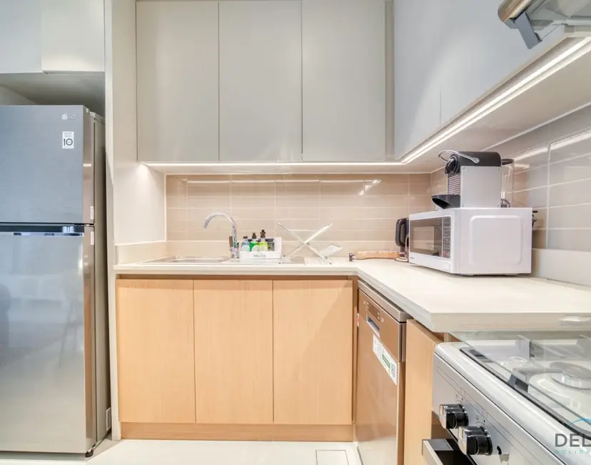 Classic 1-Bedroom at Harbour Views Tower — photo 25