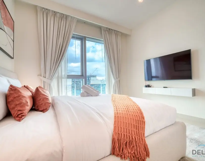 Elegant 1-Bedroom at Harbour Views Tower — photo 21