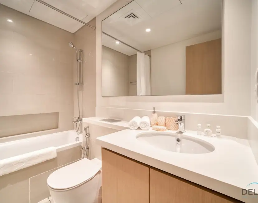 Elegant 1-Bedroom at Harbour Views Tower — photo 34