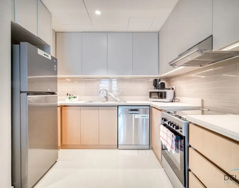 Elegant 1-Bedroom at Harbour Views Tower — photo 29