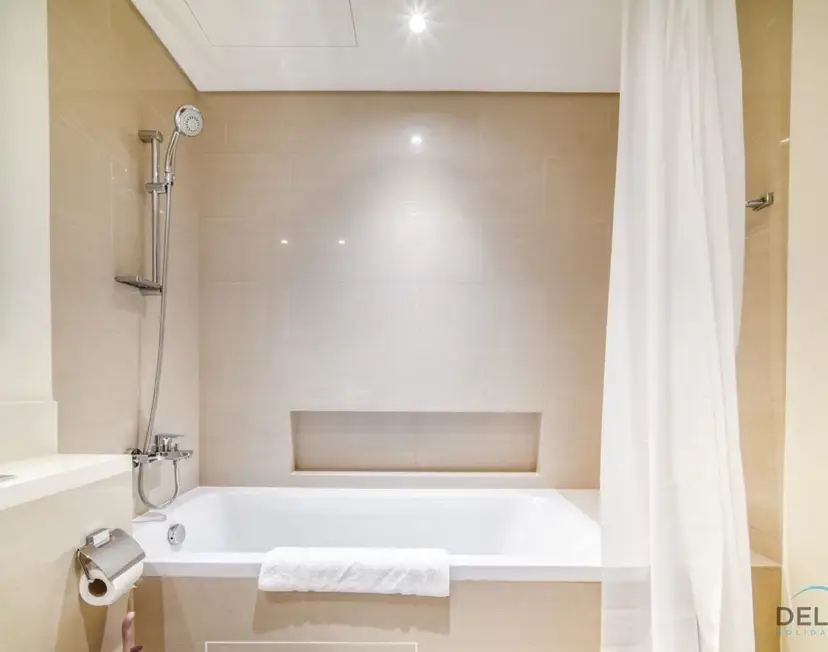 Alluring 1-Bedroom at Harbour Views Tower — photo 6