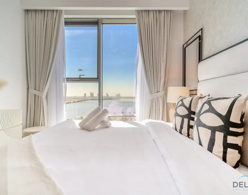 Captivating 1-Bedroom — 17 Icon Bay — photo 10