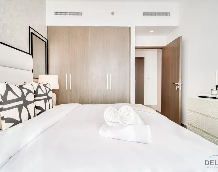 Captivating 1-Bedroom — 17 Icon Bay — photo 11