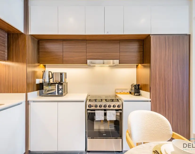 Charming 1-Bedroom Apartment in Creek Edge Tower — photo 5