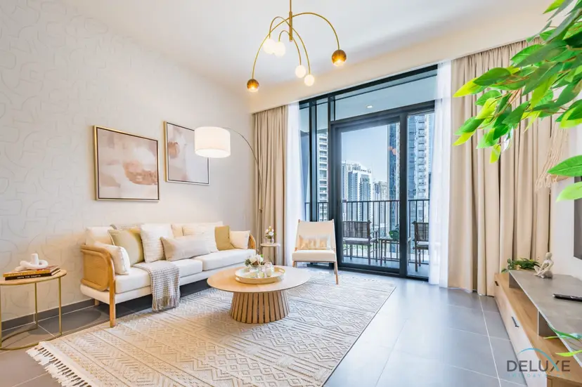Charming 1-Bedroom Apartment in Creek Edge Tower — photo 1