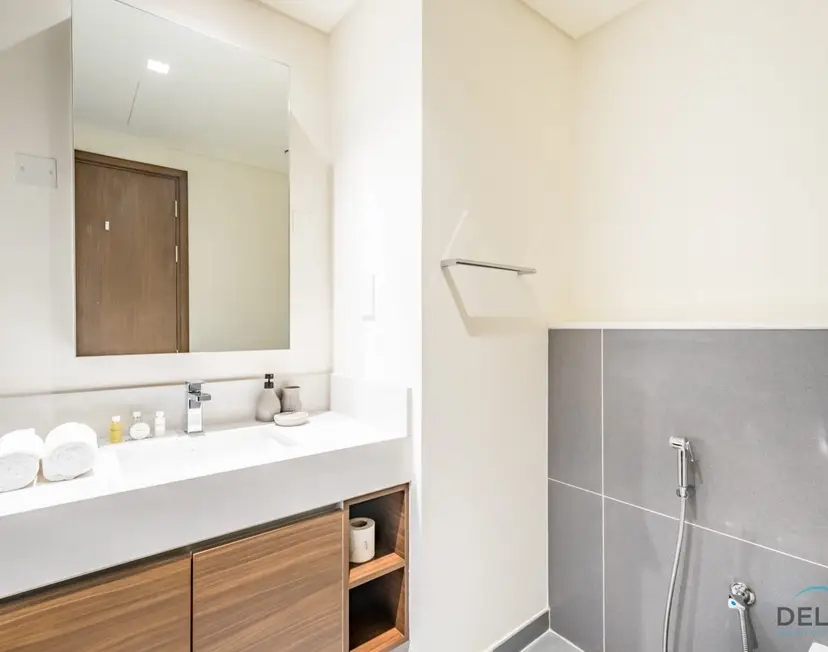 Charming 1-Bedroom Apartment in Creek Edge Tower — photo 26