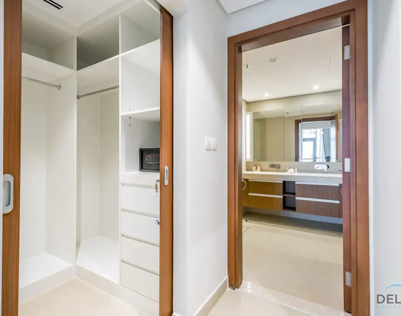 Spacious 3-Bedroom Apartment with Assistant Room & Stunning Creek Views — Dubai Creek Residences — photo 29