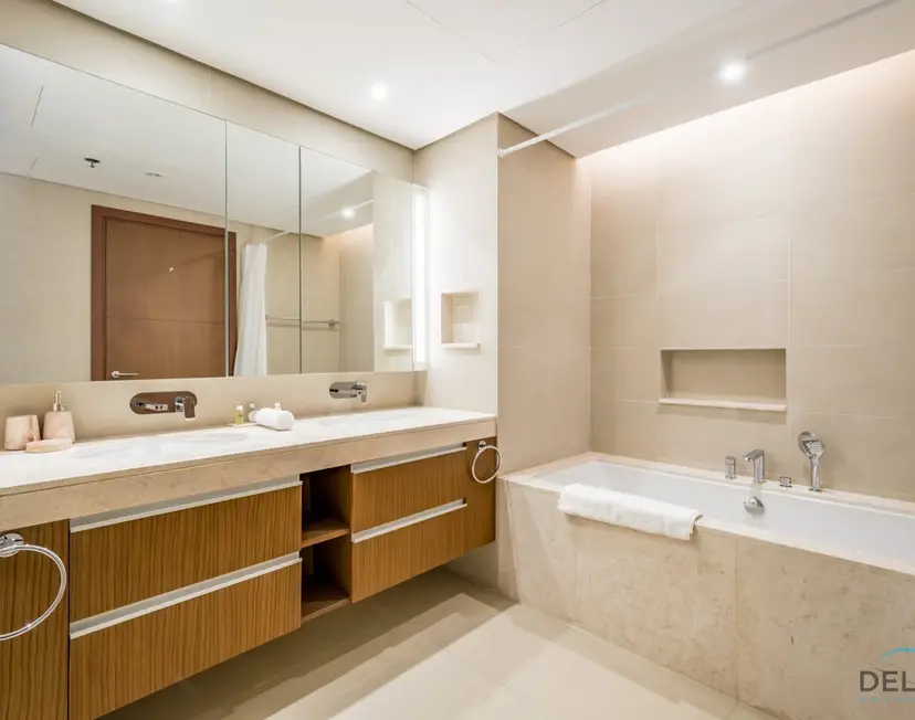 Spacious 3-Bedroom Apartment with Assistant Room & Stunning Creek Views — Dubai Creek Residences — photo 31