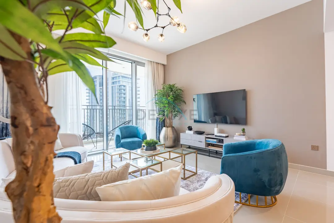 Apartment with Stunning Canal Views — 17 Icon Bay