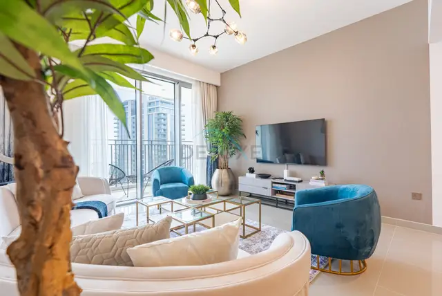 Apartment with Stunning Canal Views — 17 Icon Bay