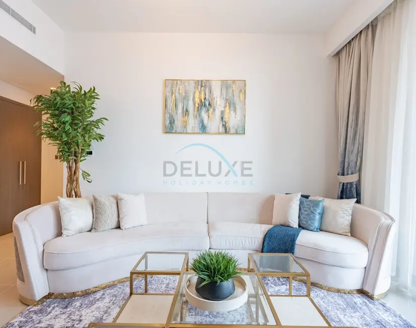 Apartment with Stunning Canal Views — 17 Icon Bay — photo 6
