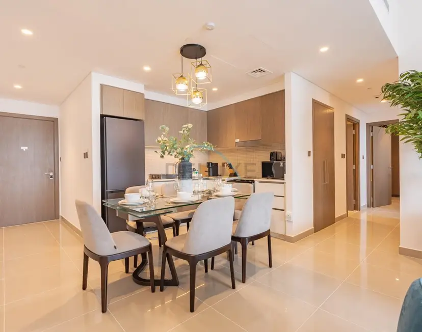 Apartment with Stunning Canal Views — 17 Icon Bay — photo 9