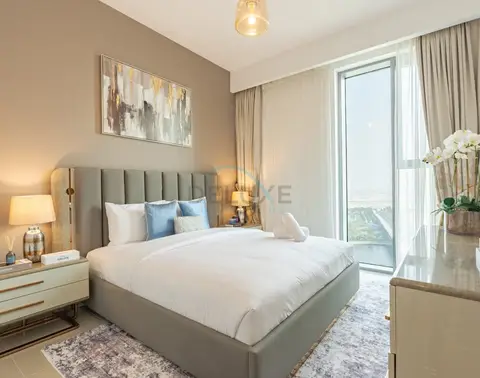 Apartment with Stunning Canal Views — 17 Icon Bay — photo 4