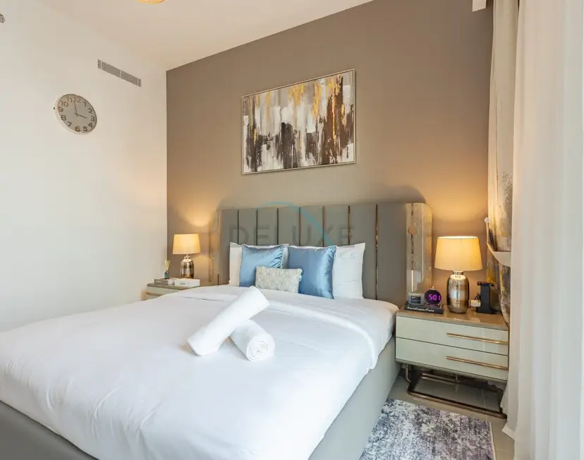 Apartment with Stunning Canal Views — 17 Icon Bay — photo 12