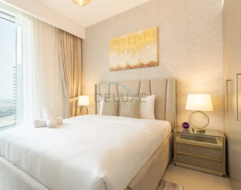 Apartment with Stunning Canal Views — 17 Icon Bay — photo 14