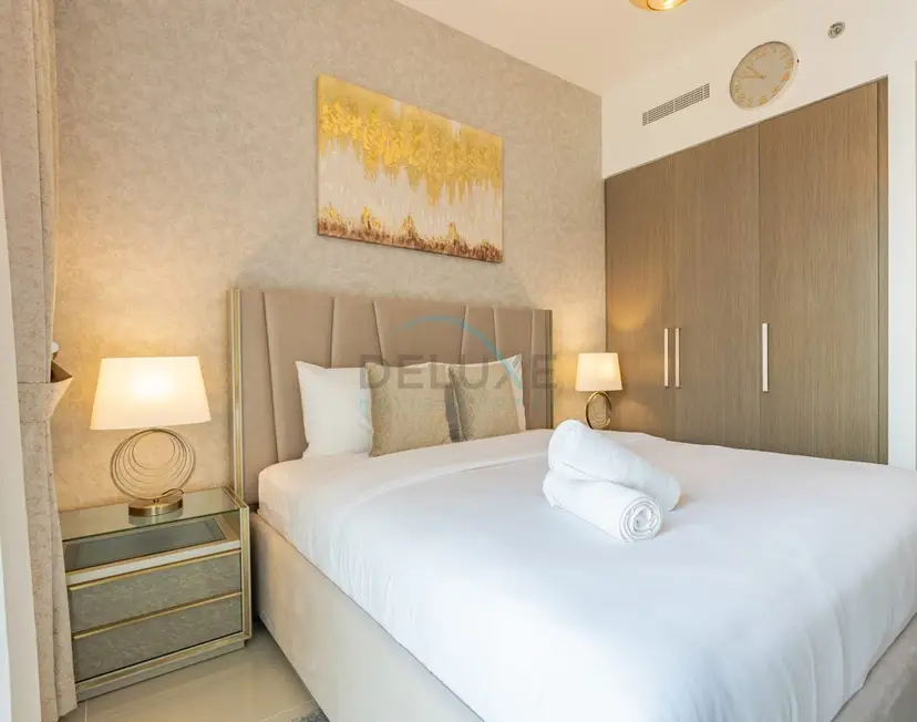 Apartment with Stunning Canal Views — 17 Icon Bay — photo 15
