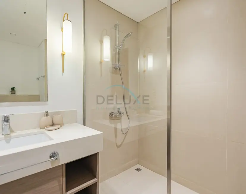 Apartment with Stunning Canal Views — 17 Icon Bay — photo 16