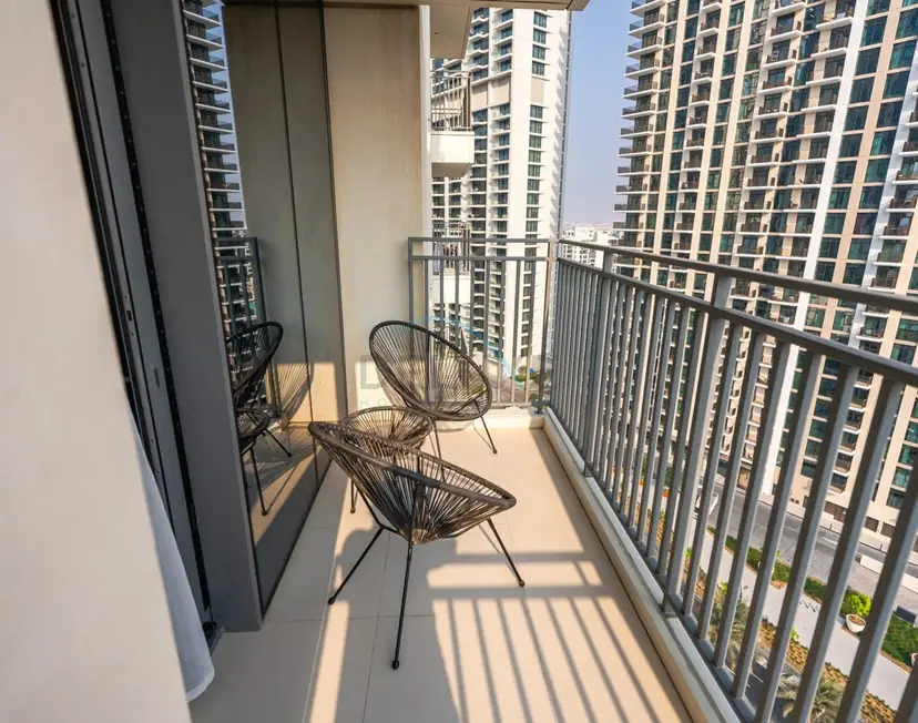 Apartment with Stunning Canal Views — 17 Icon Bay — photo 18