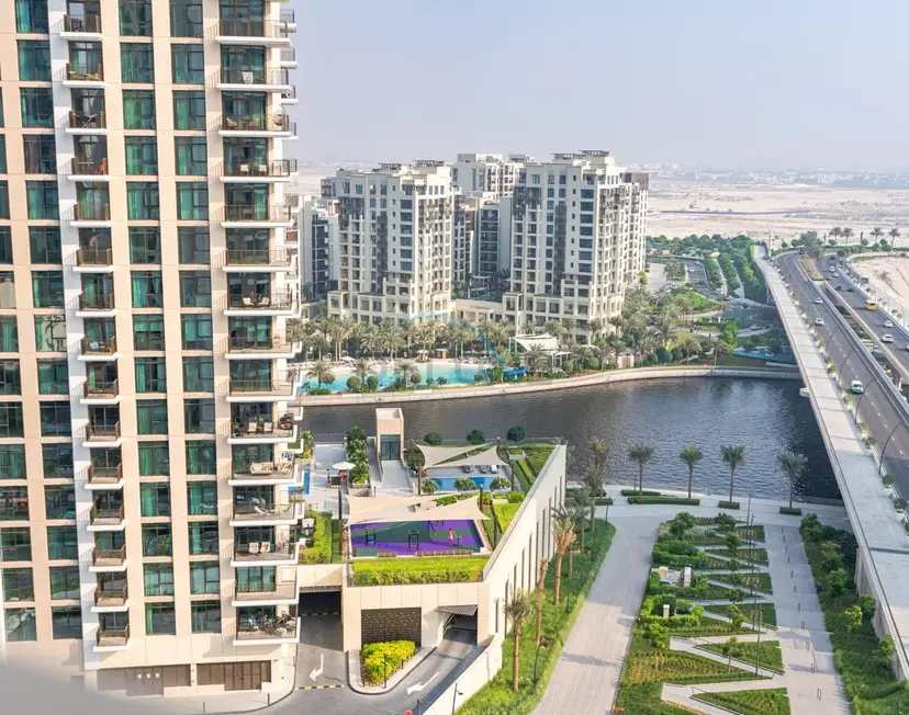 Apartment with Stunning Canal Views — 17 Icon Bay — photo 3